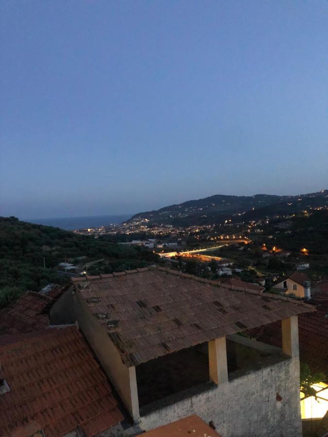 Вілла Casa Relax, Un Uliveto Sul Mare. Diano San Pietro Екстер'єр фото